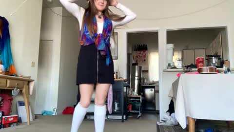 Snapshot of sweet_truffle chatting on 02-25-25, 08:41 Heidi Brenner - Please check bio for schedule FAQ online show from 02-25-25, 08:41
