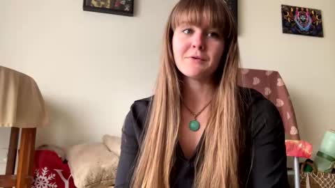 Snapshot of sweet_truffle chatting on 03-04-25, 07:11 Heidi Brenner - Please check bio for schedule FAQ online show from 03-04-25, 07:11