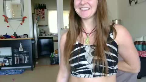 Snapshot of sweet_truffle chatting on 10-09-25, 07:23 Heidi Brenner - Please check bio for schedule FAQ online show from 10-09-25, 07:23