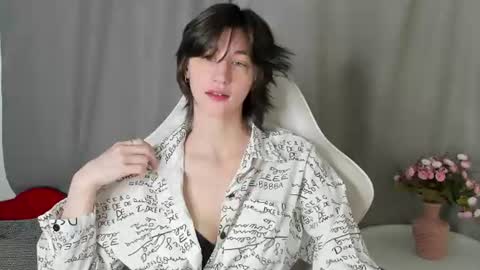 Snapshot of sweet_vanillopa chatting on 06-15-26, 02:36 Carolina Lu online show from 06-15-26, 02:36