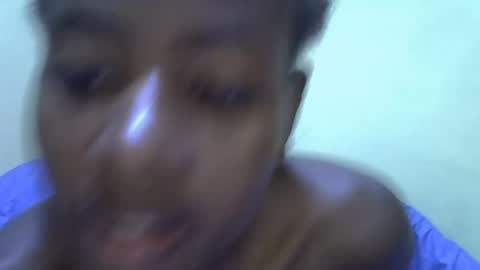 Snapshot of sweet_vee1 chatting on 12-03-25, 06:17 Princess vee online show from 12-03-25, 06:17