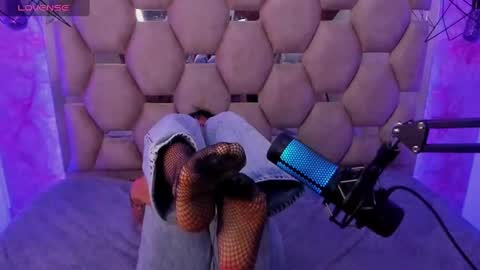 sweet_venus4 online show from 03-03-25, 02:15