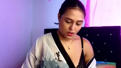 Snapshot of sweet_xuee18 chatting on 01-28-25, 04:08 Sweet online show from 01-28-25, 04:08