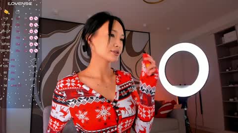 Snapshot of sweet_yasu chatting on 12-25-24, 08:40 Yasu online show from 12-25-24, 08:40