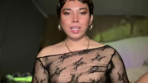 Snapshot of sweetalexa19 chatting on 10-29-25, 12:35 alexa your one and only queen online show from 10-29-25, 12:35