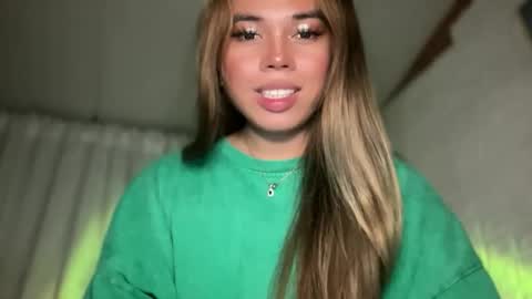 Snapshot of sweetalexa19 chatting on 11-16-25, 02:44 alexa your one and only queen online show from 11-16-25, 02:44