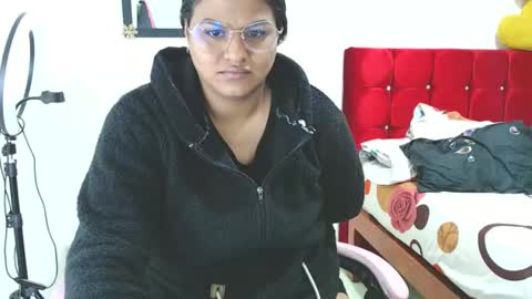 Snapshot of sweetalmaa chatting on 01-14-25, 09:45 Alma online show from 01-14-25, 09:45