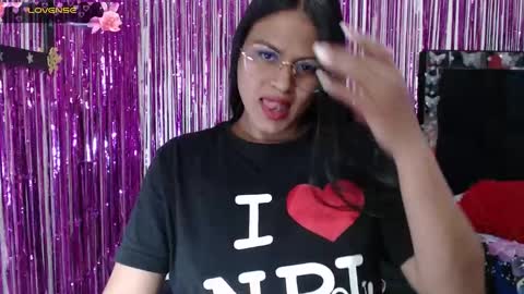 Snapshot of sweetalmaa chatting on 01-08-26, 10:56 Alma online show from 01-08-26, 10:56