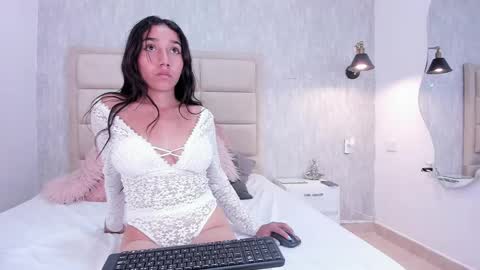 Snapshot of sweetandyy_ chatting on 02-17-25, 08:04 ANDY online show from 02-17-25, 08:04