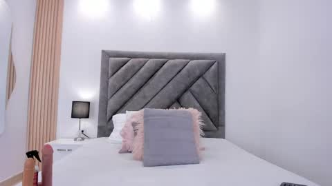 Snapshot of sweetandyy_ chatting on 05-15-26, 02:13 ANDY online show from 05-15-26, 02:13