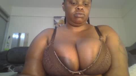 Snapshot of sweetbaby46 chatting on 02-11-26, 05:12 sweetbaby46 online show from 02-11-26, 05:12