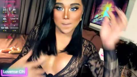 Snapshot of sweetbella118 chatting on 12-01-25, 03:06 bella online show from 12-01-25, 03:06