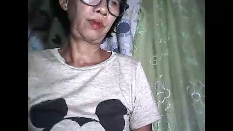 Snapshot of sweetbella24 chatting on 12-21-25, 12:56 im anne online show from 12-21-25, 12:56