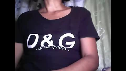 Snapshot of sweetbella24 chatting on 02-16-26, 01:07 im anne online show from 02-16-26, 01:07