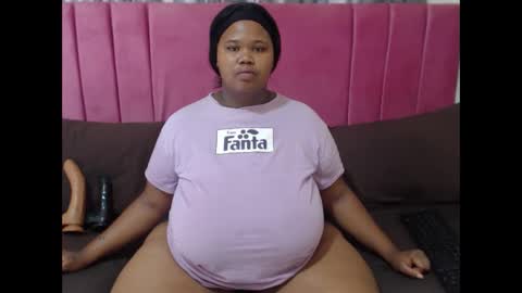 Snapshot of sweetbigmelons011 chatting on 03-31-26, 10:37 sweetbigmelons011 online show from 03-31-26, 10:37