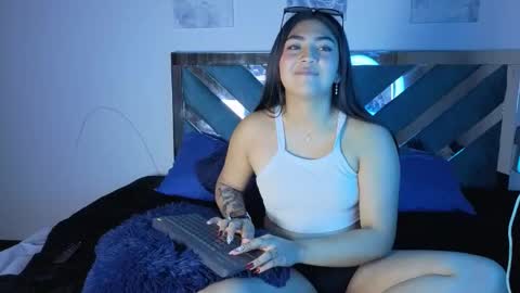 Cinthia online show from 10-17-25, 01:09