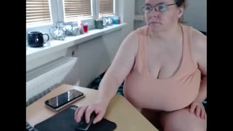 Sweetboobs85h online show from 03-11-25, 08:30