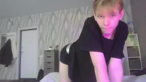 Snapshot of sweetboy7072007 chatting on 11-30-25, 03:32 SweetyBoy online show from 11-30-25, 03:32