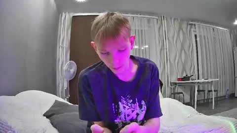 Snapshot of sweetboy7072007 chatting on 12-16-25, 06:02 SweetyBoy online show from 12-16-25, 06:02