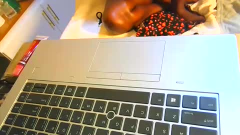 Snapshot of sweetcarl12 chatting on 06-09-26, 04:51 melsy online show from 06-09-26, 04:51