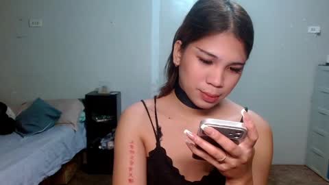 Snapshot of sweetcarla_xxx chatting on 06-24-26, 01:32 Carla online show from 06-24-26, 01:32