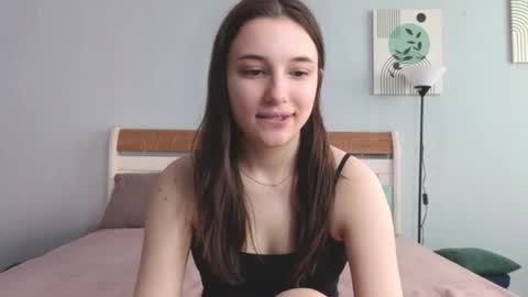 Snapshot of sweetcats_meow chatting on 06-04-26, 12:11 Eva and Cherry online show from 06-04-26, 12:11