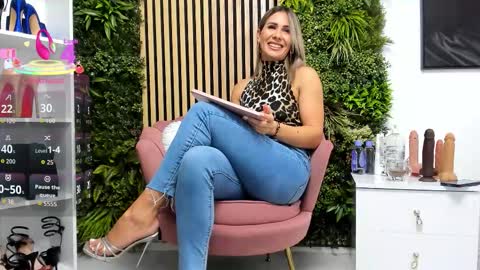 Snapshot of sweetcherry30_ chatting on 10-05-25, 06:01 Cherry online show from 10-05-25, 06:01