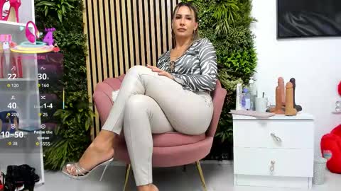 Snapshot of sweetcherry30_ chatting on 10-12-25, 06:01 Cherry online show from 10-12-25, 06:01