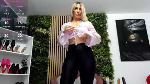 Snapshot of sweetcherry30_ chatting on 10-24-25, 02:24 Cherry online show from 10-24-25, 02:24