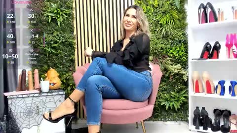 Snapshot of sweetcherry30_ chatting on 10-31-25, 06:47 Cherry online show from 10-31-25, 06:47