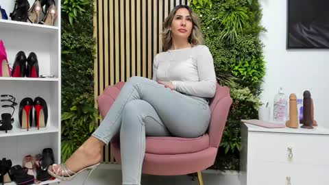 Snapshot of sweetcherry30_ chatting on 12-23-25, 07:06 Cherry online show from 12-23-25, 07:06