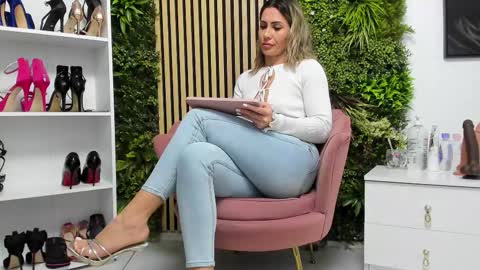 Snapshot of sweetcherry30_ chatting on 01-05-26, 05:27 Cherry online show from 01-05-26, 05:27