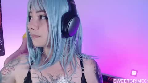 Snapshot of sweetcrime chatting on 09-25-25, 05:00 Independent model online show from 09-25-25, 05:00