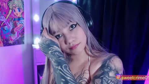 Snapshot of sweetcrime chatting on 10-11-25, 04:33 Independent model online show from 10-11-25, 04:33