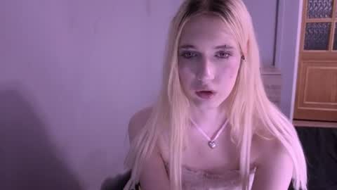 Snapshot of sweetcrystalll chatting on 07-06-26, 06:54 sweetcrystalll online show from 07-06-26, 06:54