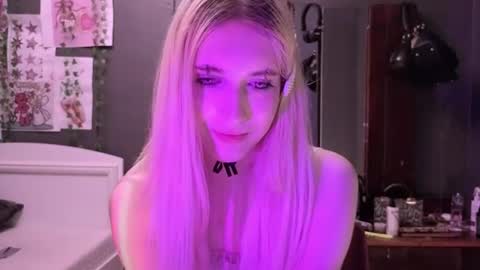 Snapshot of sweetcrystalll chatting on 07-10-26, 08:22 sweetcrystalll online show from 07-10-26, 08:22