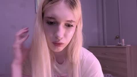 Snapshot of sweetcrystalll chatting on 07-23-26, 09:13 sweetcrystalll online show from 07-23-26, 09:13