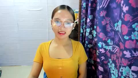 Snapshot of sweetcummer27 chatting on 03-12-25, 04:19 SOPHIA online show from 03-12-25, 04:19