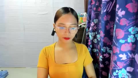 Snapshot of sweetcummer27 chatting on 03-12-25, 10:39 SOPHIA online show from 03-12-25, 10:39