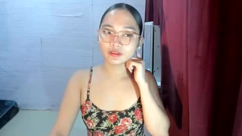 Snapshot of sweetcummer27 chatting on 09-08-25, 08:19 SOPHIA online show from 09-08-25, 08:19