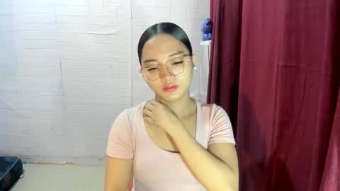 Snapshot of sweetcummer27 chatting on 10-12-25, 10:31 SOPHIA online show from 10-12-25, 10:31