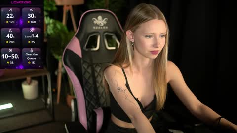 Lina online show from 04-01-26, 03:53