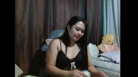 Snapshot of sweetdemurelady chatting on 05-31-26, 12:34 Lynn online show from 05-31-26, 12:34