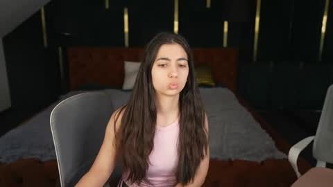 Amelia online show from 04-13-26, 10:10