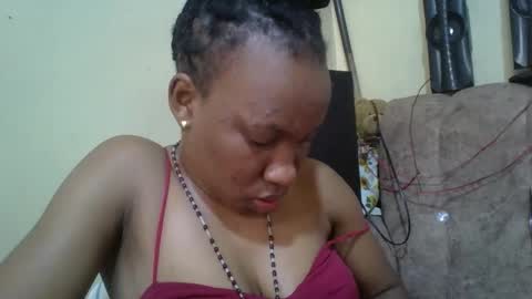 sweetdiva2012 online show from 10-28-25, 06:06