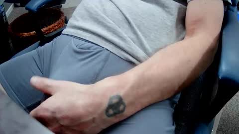 Snapshot of sweetdong chatting on 01-13-26, 03:39 Stick around its a grower online show from 01-13-26, 03:39