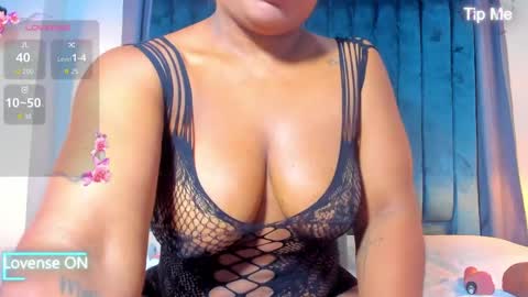 Mia online show from 05-12-26, 11:51