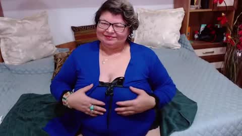 Snapshot of sweetestmilf4you chatting on 12-19-24, 11:18 sweetestmilf4you online show from 12-19-24, 11:18