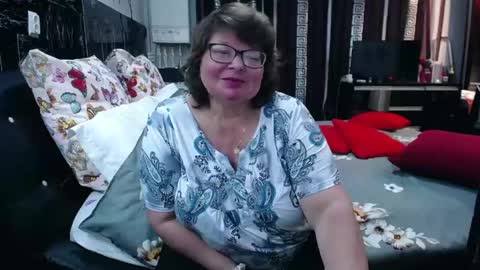 sweetestmilf4you online show from 04-30-26, 06:03
