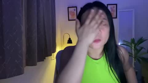 Snapshot of sweetestsmile_ chatting on 05-24-26, 02:27 Khaye online show from 05-24-26, 02:27